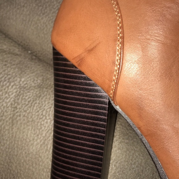 *NEVER WORN* Chestnut Faux Leather Platform Bootie - Picture 5 of 7